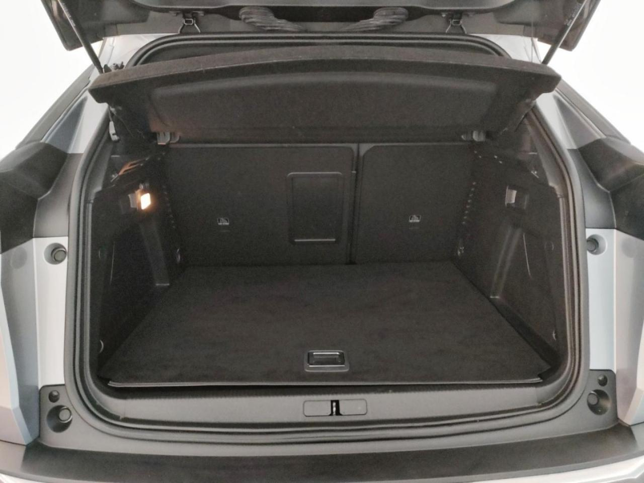Peugeot 3008 plug-in hybrid 180ch allure pack e-eat8 — photo 15