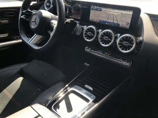 Mercedes Classe B 200 d amg line — photo 31