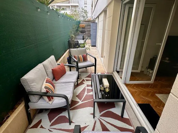Appartement 2 pièces - 51 m² - Suresnes - Terrasse & Parking