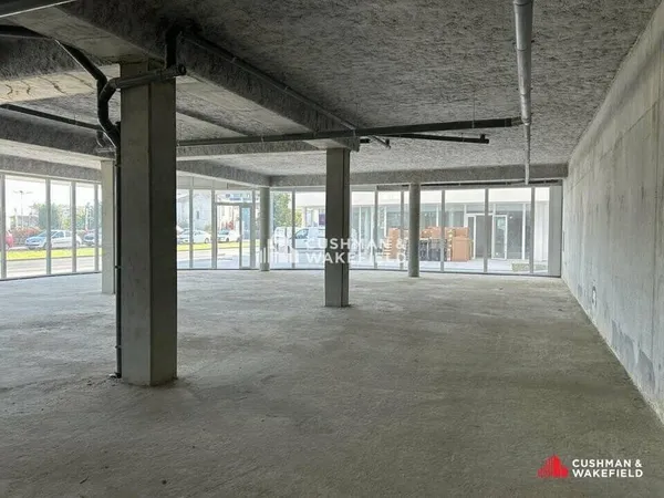 Local commercial 327 m²