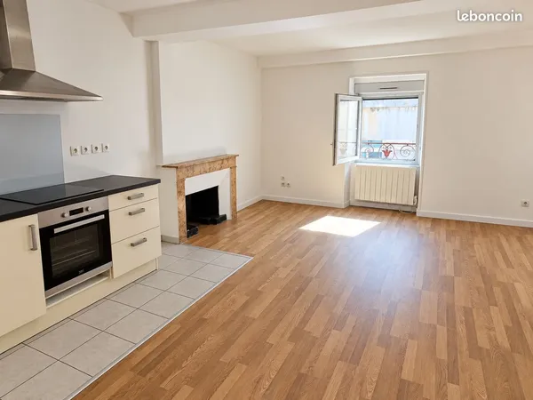 STUDIO 32 m2 - proche gare - état neuf