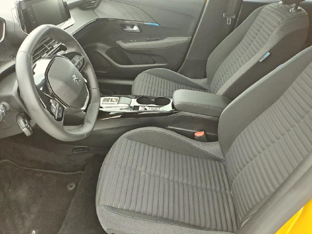 Peugeot 208 electrique 50 kwh 136ch style — photo 9