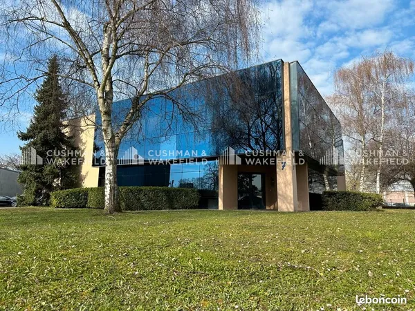 Bureaux 136 m²