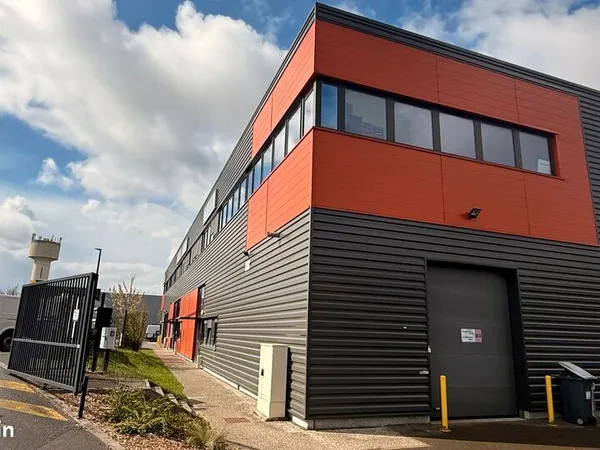 ENTREPOT - LOGISTIQUE 250 m² CROIX