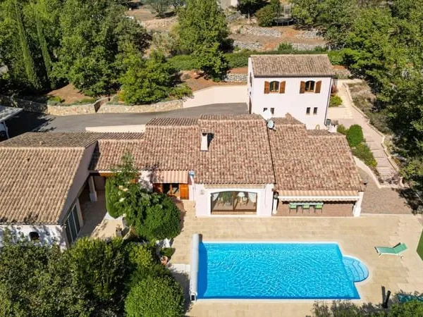 Maison 6 pièces 261 m²