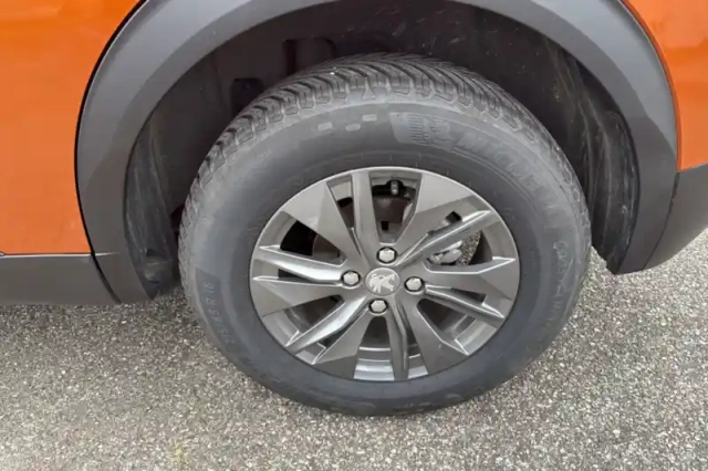Peugeot 2008 puretech 100 s&amp;s bvm6 — photo 11