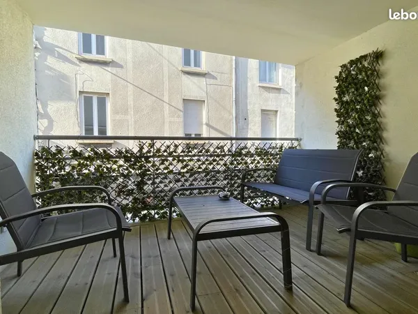 Chambre avec Salle de Bain + Parking