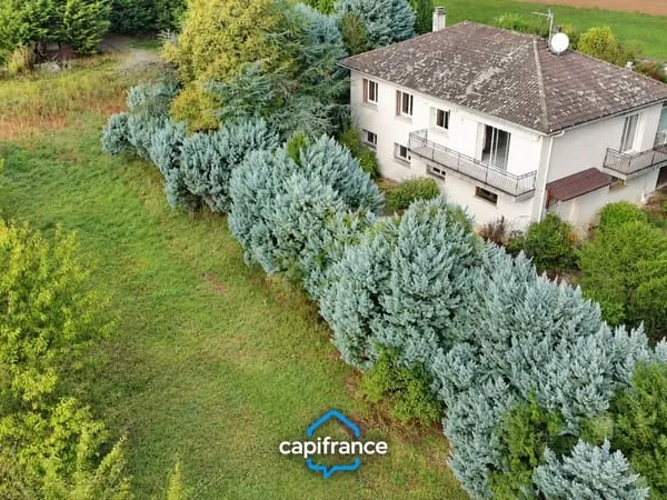 ALBON - Maison individuelle de 97 m² avec terrain de 2 498 m² et hangar