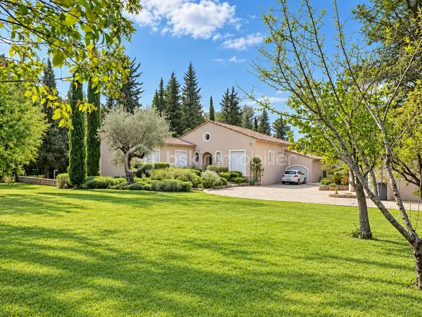 Maison 8 pièces 200 m²