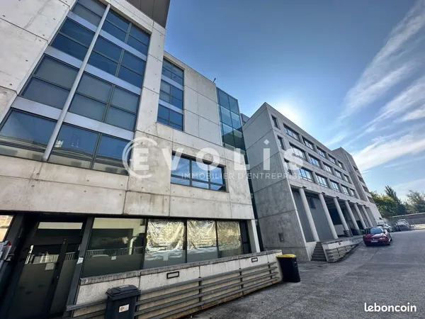 Bureaux 2 946 m²