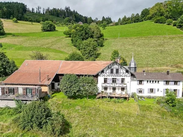 Habiter un lieu singulier chargé d'histoire