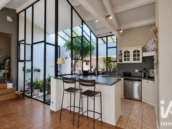 Maison 7 pièces 205 m²