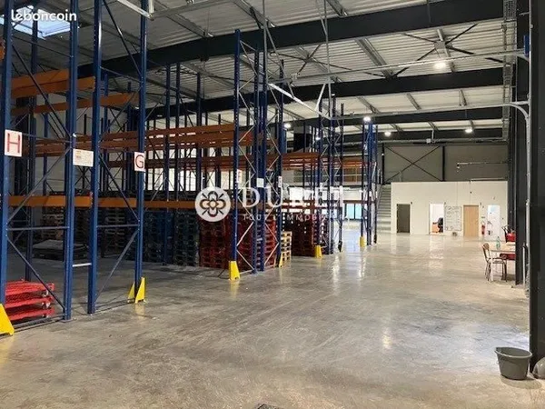 Local 1445 m² Les Sables-d'Olonne