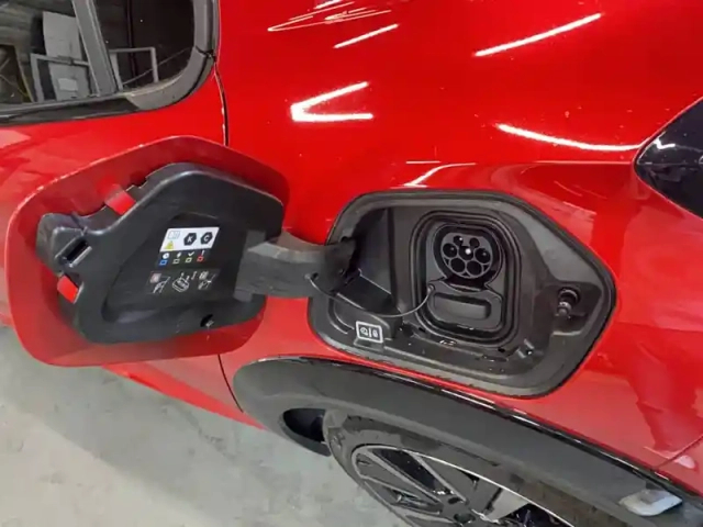 Peugeot 208 electrique 50 kwh 136ch — photo 42