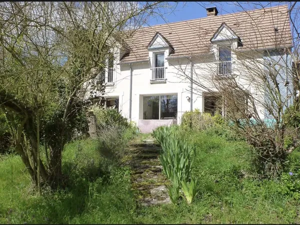 MAISON POUR LES AMOUREUX DE LA NATURE