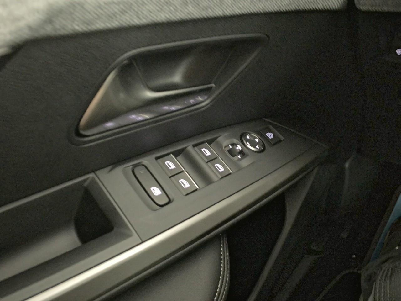 Peugeot 3008 hybrid 145 e-dcs6 gt — photo 20