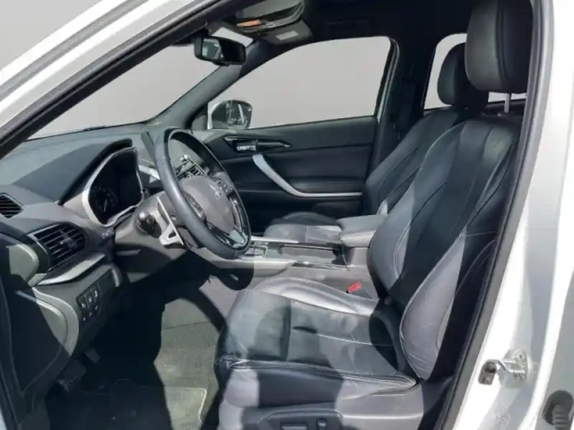 Mitsubishi Eclipse cross 2.4 mivec phev 188ch intense style 4wd — photo 9