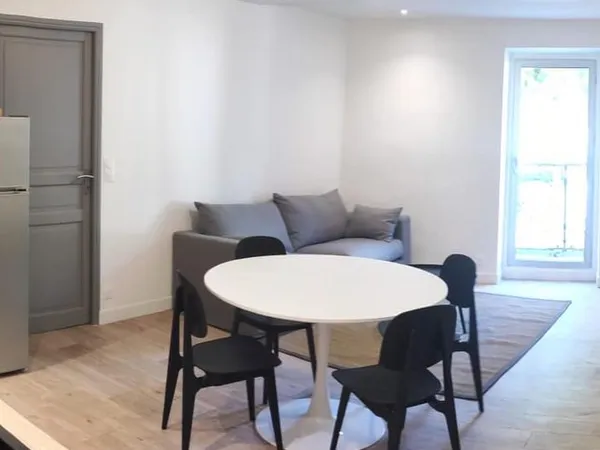 Appartement meublé T3 - 70 m² - entièrement rénové - Grillon - 675
