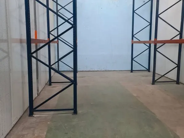 BOX de STOCKAGE de 50m²