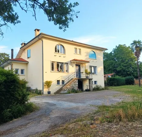Maison 4 pièces 275 m²