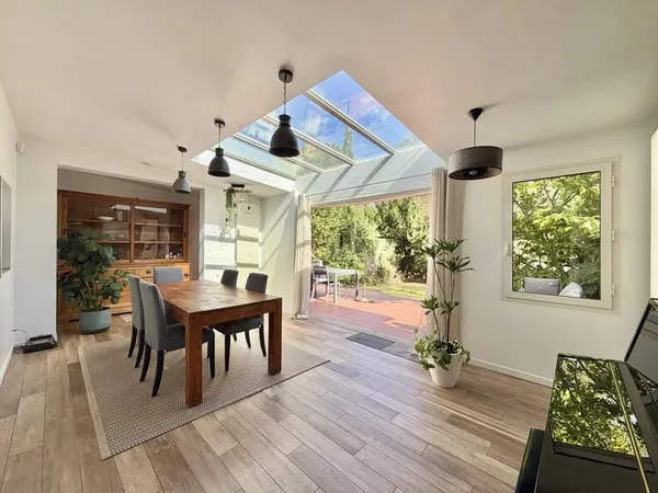 Maison 8 pièces 180 m²
