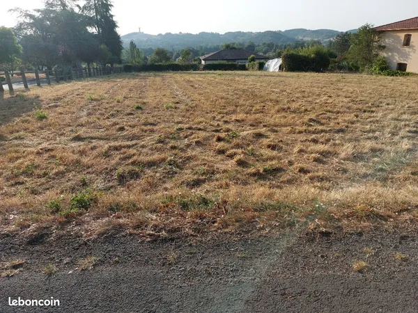 Terrain constructible 1500 m2 Mirande Gers