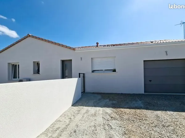 Maison neuve proche commerces et plages