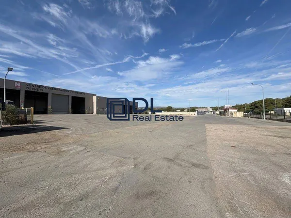Terrain 5327 m²