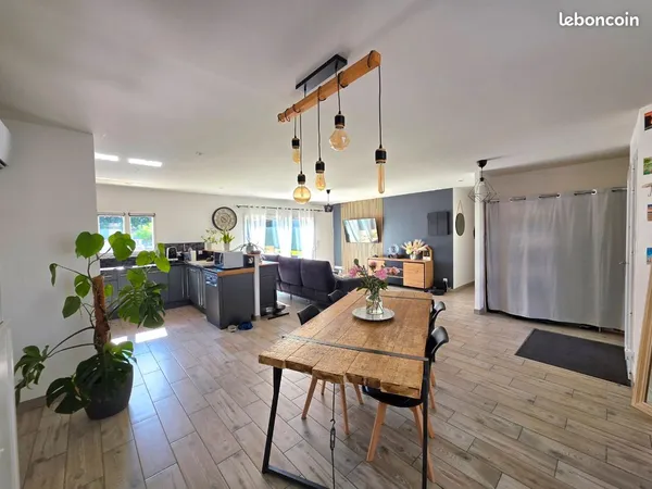Maison rénovée en 2023 - Plain-pied 3 chambres - Jardin 600 m²
