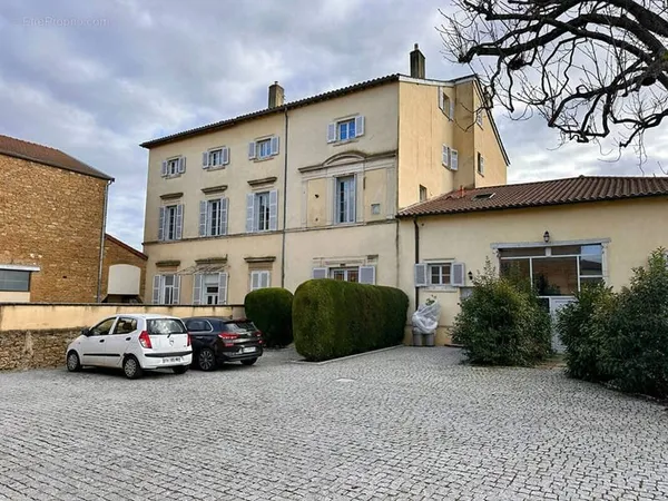 LIERGUES - Appartement triplex184 m² avec vue dégagée