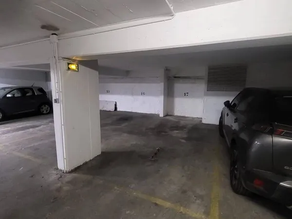 Garage et parking Location Paris 200€