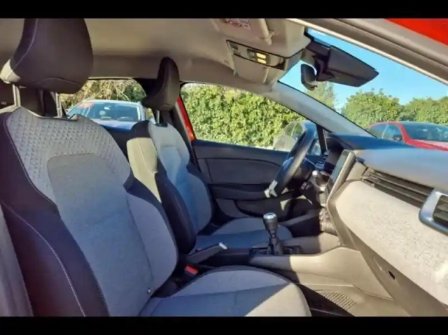 Renault Clio 1.5 blue dci 100ch evolution - 24 — photo 10
