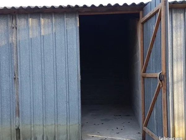 Grand local de stockage proche 4 voies accès 7/7 24/24