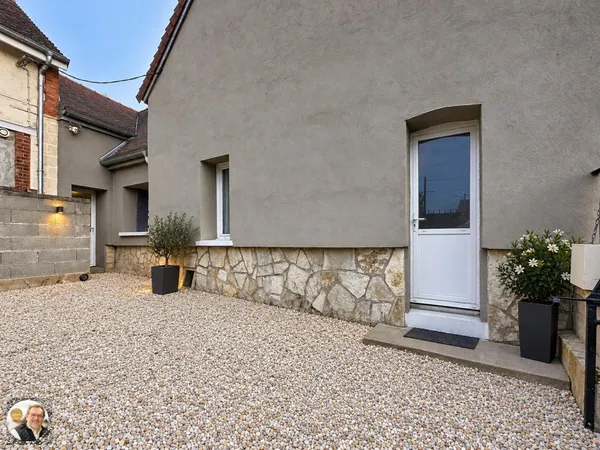 Maison rénovée, jardin, centre et gare à pied !