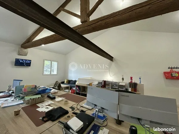 Bureau 195 m²