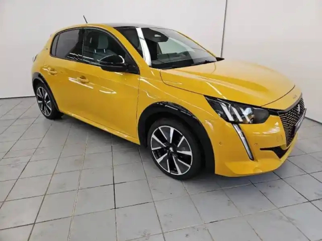 Peugeot 208 e- 136ch gt — photo 3