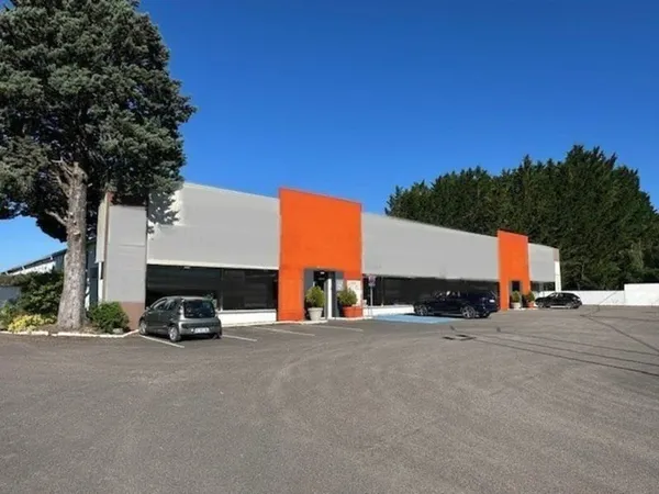 A LOUER - ENSEMBLE IMMOBILIER