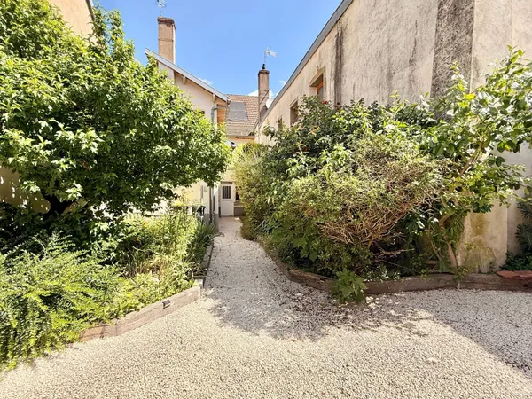 Immeuble de rapport 3 pièces 161 m²