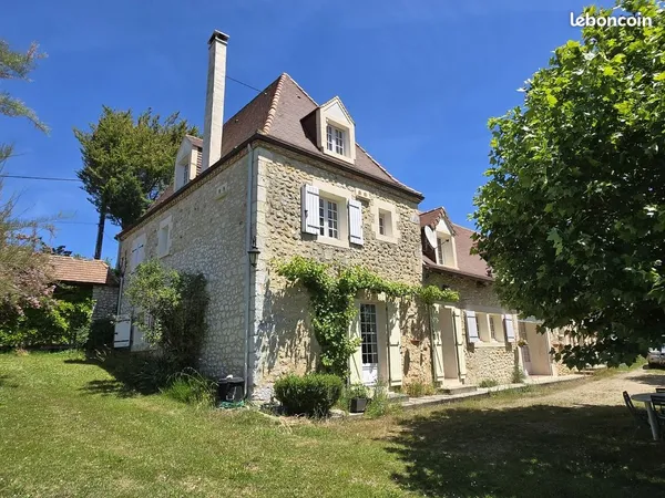 Maison 12 pièces 241 m²