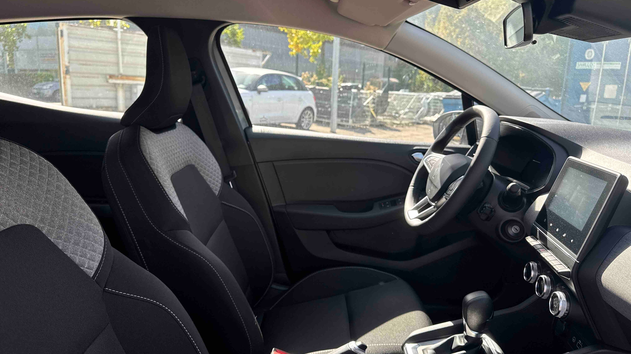 Renault Clio E-Tech full hybrid 145 ch GSR2 — photo 24