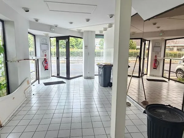 Location / Local commercial - 169 m²