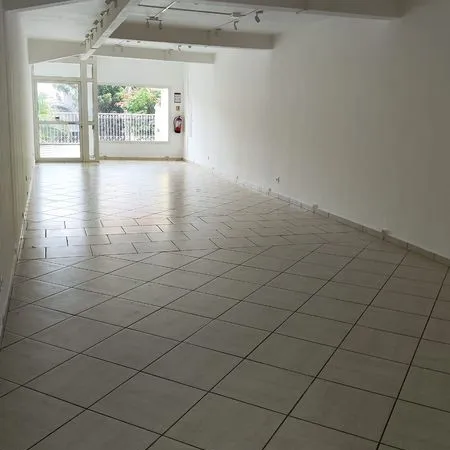 LOCAL COMMERCIAL 78 m² - LE TAMPON - RN3