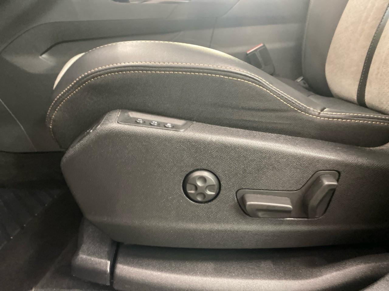 Peugeot 3008 hybrid 225 e-eat8 gt pack — photo 35