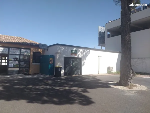 Local commercial grand parking