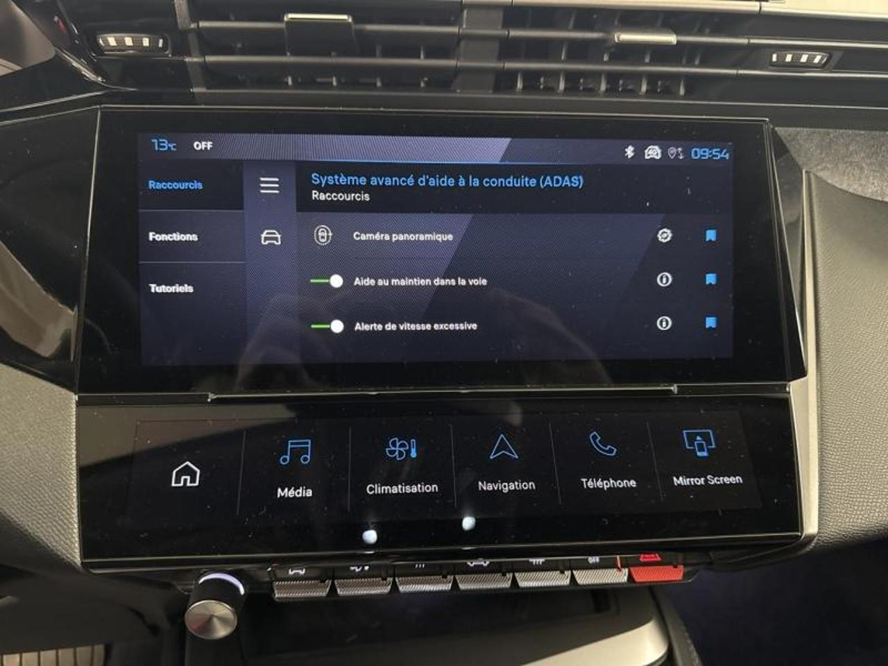 Peugeot 308 phev 180ch allure e-eat8 — photo 13