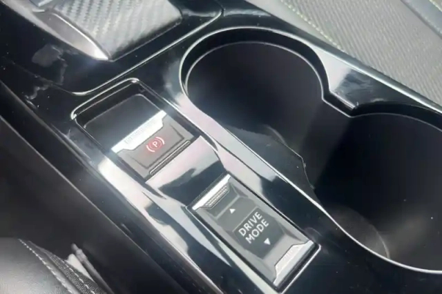 Peugeot 208 hybrid 100 e-dcs6 — photo 24