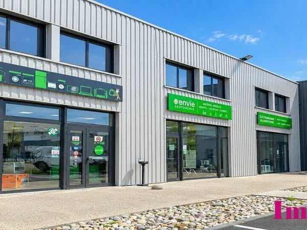 Local commercial 555 m²