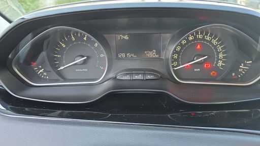 Peugeot 208 1.2 PureTech 68 - Like – 2018 – 128156 km – Essence – Boîte Manuelle — photo 4