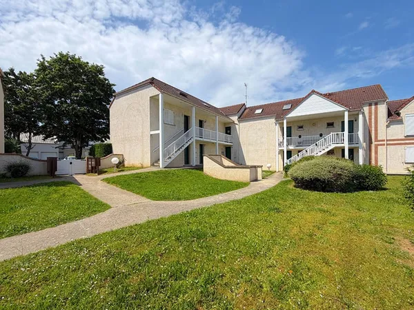 Vauréal Appartement 2 pièces 37 m2 Carrez, 44m2 utiles + 1 balcon + 1Parking S.sol.