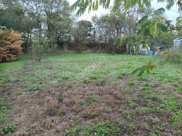 Terrain à vendre sur Geste dans le bourg d'environ 545 m2